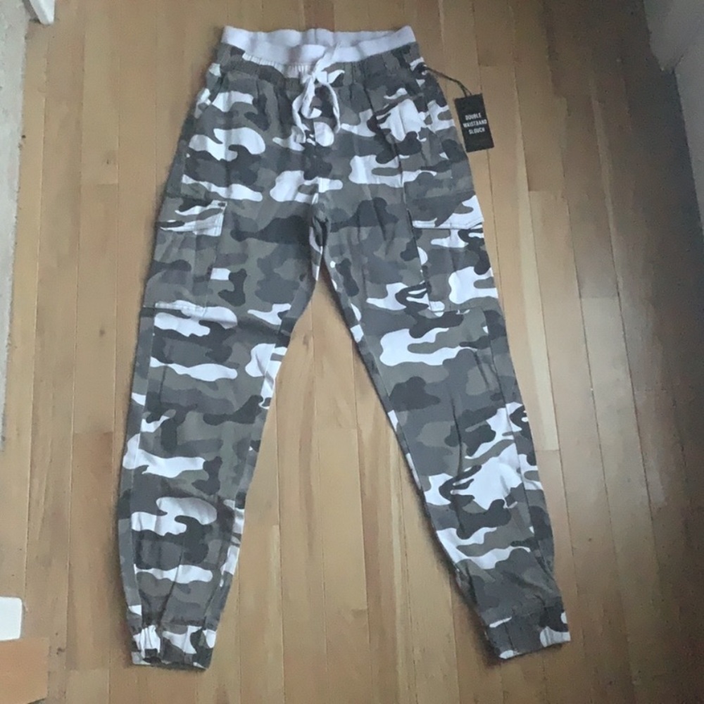 STREETWEAR SOCIETY NWT CAMO CUTE JEAN LIKE,,WIDE ELASTIC WAISTBAND
